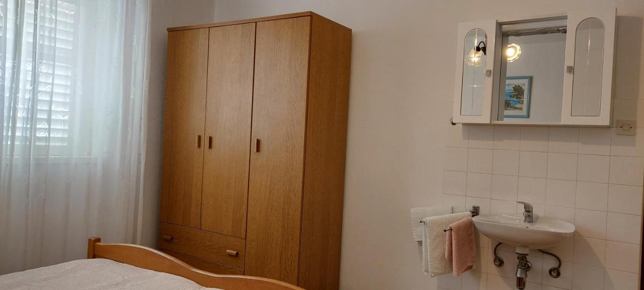 Apartmani Sladana Kampor エクステリア 写真